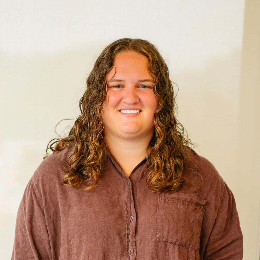 Carly Neumann Headshot